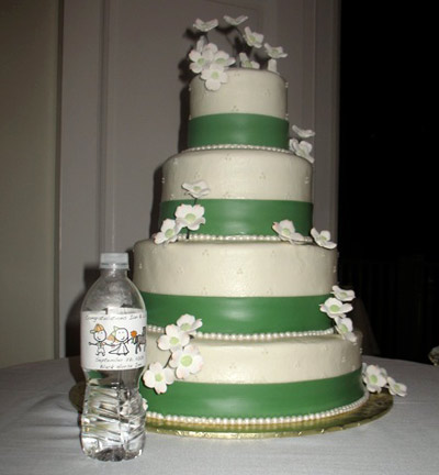 Little Lizzy Lou and a Wedding Cake